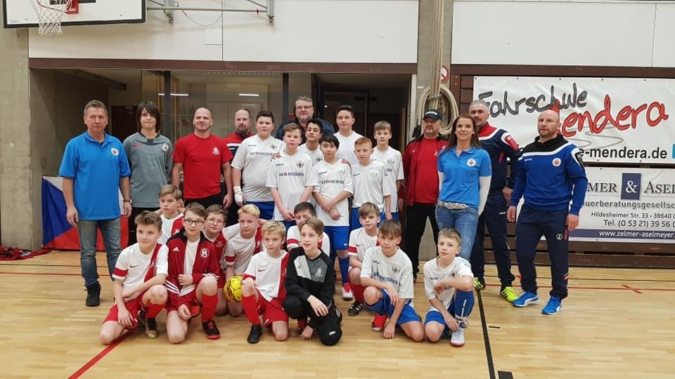 O rozmanitosti aktivit a pestrosti sportovních akcí svědčí např. účast trenérů, ale i hráčů na nohejbalovém či badmintonovém turnaji na konci loňského roku.