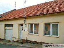 Prdej rdinnéh dmu 109 m², pzemek 668 m²hlína - část bce Hlína, kres Brn-venkv 1 990 000 Kč Nabízíme k prdeji řadvý RD 3+kk cca 10řm2, pzemek 668m2 v klidné bci Hlína cca 25km d Brna.