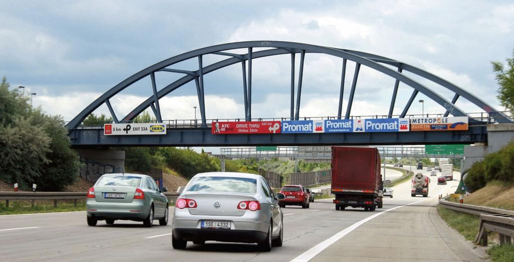 Most OUTDOOR Reklama na železničních mostech je vhodná především pro dlouhodobou reklamu s lokálním nebo regionálním zacílením nebo jako navigační systém.