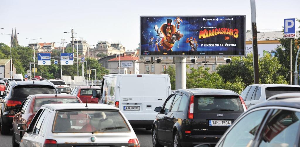 Bigboard OUTDOOR prizma Bigboard prizma je dynamická reklamní plocha 3 x 35 m2 v centru Prahy s nejvyšší intenzitou okolního provozu více než 92 tisíc vozidel denně.