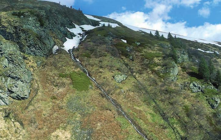 Podobně měli téměř na každé mapě kar Velké kotliny označený jinak od Janowitzer Fall přes Hohe Fall a Mohra Fall nebo Karlsdorfer Hohe Fall po Grose Kessel, případně jen Kessel (Ke ß el), někde