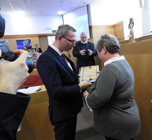řízení paní Mgr. Vlasta Polová. Od samého počátku jsme věděly, že spolu půjdeme cestou aktivit sportovního zaměření. V zařízení jsme razily heslo: Když můžeš tak musíš!
