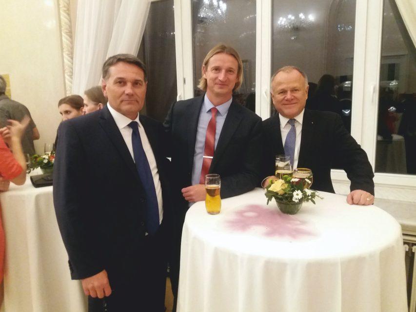 Na místo vedoucího oddělení účtárny jste nastoupil po několikaměsíčním vstupním vstřebávání prostředí a systému práce v TOS VARNSDORF. Do firmy jste přišel zvenčí.