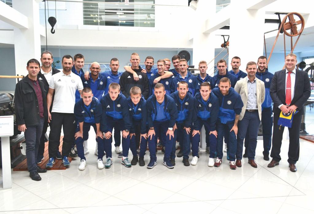 HORIZONT 281 / strana 7 Sport Svaz průmyslu a dopravy ČR Varnsdorfští fotbalisté na návštěvě v TOSu O tom, že TOS VARNSDORF je jednou z nejsilnějších strojírenských firem v Ústeckém kraji, která