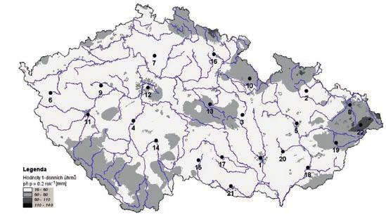 3. PROJEKT Odvádění přebytečné vody ze střechy Pokud je zcela naplněna hydroakumulační kapacita střechy, přebytečnou vodu je nutné odvádět spodní částí vegetačního souvrství pryč.