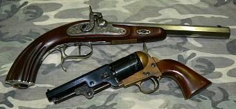 Jedinou pistolí bez klasického bicího kohoutu byl Carleton Underhammer Custom model 1830 ráže.