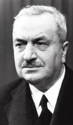 bychom řekli referendum), v knize O německé revoluci už akceptuje potřebnost státních zásahů (kterým ovšem musí předcházet odborná diskuse), například v oblasti literárního trhu, kde se vyslovuje pro