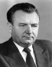hledá-li pomoc znovu tam, kde byl hanebně zklamán a podveden. Češi proto již po Münchenu zúčtovali s Anglií. (tamt.