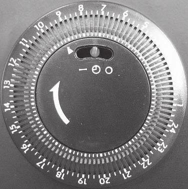 SI NAVODILA ZA UPORABU Ta konvektor uporablja tehnologijo vročega zraka z možnostjo regulacije temperature. Konvektor je tudi opremljen z Turbo funkcijo.