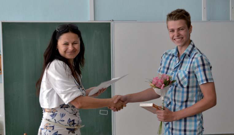 Závìr školního roku 2013/2014 Zhodnocení prospìchu a chování 1. ro ník 17 žák 11 dívek + 6 chlapc T. u. Eva Sattková Panel cti: 2. ro ník 21 žák 8 dívek + 13 chlapc T. u. Jarmila T lupilová Samé jedni ky: Panel cti: Samé jedni ky: Panel cti: 5.