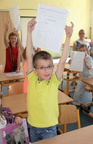 ro ník 14 žák +1 ext. 7 dívek + 7 chlapc, T. u. Michal Palúch. 74/ SRPEN 2014 12 ZÁKLADNÍ ŠKOLA 8 žák prosp lo s vyznamenáním: Samé výborné: Panel cti: Chování: 8. ro ník 13 žák +1 ext.
