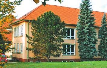 Malé obãerstvení, vystoupení dûtí ze koly - Vinohrádek a dûtí ze skupiny Hastrmánek v echny moc potû ilo.