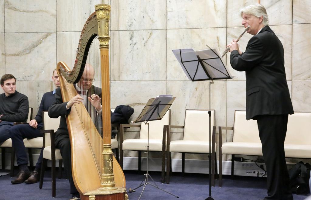 Během večera přítomní uctili památku paní Emilie Tunklové, úřednice advokátní kanceláře, pracovnice dominikánského provincialátu v Praze a činovnice křesťanské tělocvičné organizace Orel.