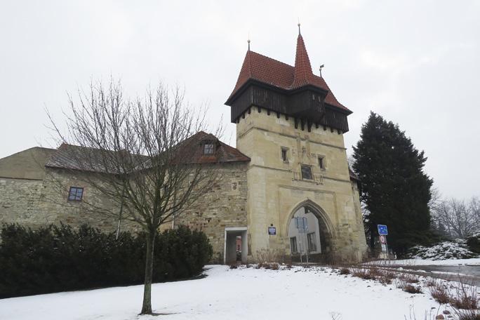 Čtyři roční období - zima Louny - chrám sv. Mikuláše Louny - Žatecká brána Třetí ročník pěších jednodenních vycházek za hranice Plzeňského kraje jsme v závěru zimního období zahájili v Ústeckém kraji.
