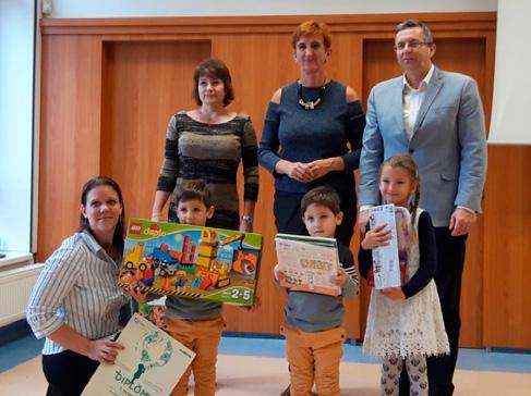 Projektové dny s různorodým zaměřením. Ve třídách 1. stupně proběhne např. Den bezpečnosti, První pomoc nebo Hrátky s hudbou. Na 2. stupni zažijí děvčata Den zdraví a chlapci Den techniky.