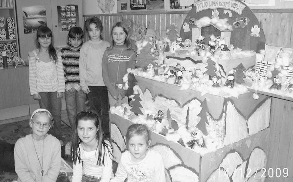 ÚNOR 2010 ZPRAVODAJ STRANA 7 Adventní ãas na 1. stupni Z Rychvald V echny dûti se uï od zaãátku prosince tû ily na Vánoce a uãitelé se jim snaïili tento ãas zpfiíjemnit nûkolika akcemi.