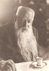Kalibův zločin (1895) je román, v němž Rais vesnici a život manželského páru zobrazil až naturalisticky.