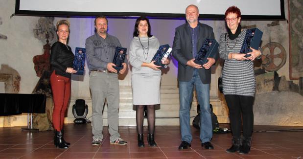 Ocenění Prima kamarád získali z PS Dobřany Adriana Kaslová, Anna Kubešová a Lukáš Gittler, ze stejné skupiny byla ještě oceněna Kristýna Tichotová bronzovou Stužkou hrdosti. 9.