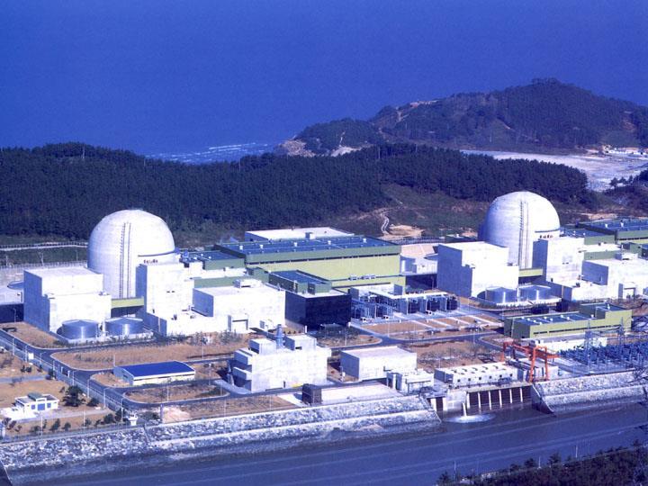 Tlakovodní reaktor Varný reaktor Tlakovodní a varný reaktor, systém
