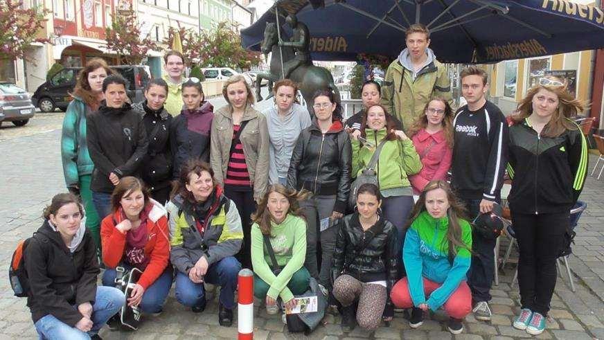 Tourismus Studenten mit der Lehrerin: 1. Jahrgang.