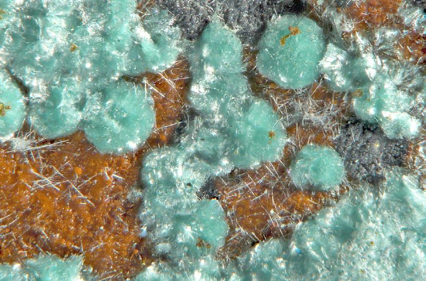Bull Mineral Petrolog 25, 1, 2017. ISSN 2570-7337 (print); 2570-7345 (online) 91 O 4 ](OH) 3 ; zpřesnění jeho krystalové struktury (Olmi et al.