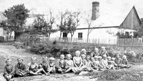 1908 Na květnovém zasedání OV byl dán jeden z prvních impulsů ke stavbě silnice přes Koškov, kdy Jan Večeřa navrhl, aby se zašlo na náměšťské panství s žádostí, zdali by bylo nápomocné při stavbě