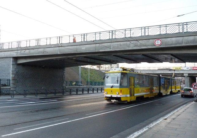 11 Jižní most přes Mikulášskou ulici na trati Plzeň Cheb Ing. Martin Vlasák, Ing. Filip Kutina, SUDOP PRAHA a.s. Příspěvek je věnován projekční přípravě rekonstrukce železničního mostu přes ul.