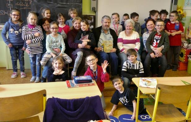 Babičky jsou tady, aby povídaly o svém dětství, mládí a co zažívaly. 2. A Babičko, dědečku, vyprávěj!