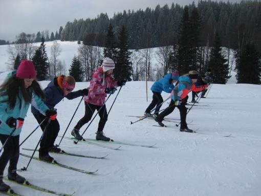 Ve čtvrtek jsme taky jeli na běžky, naštěstí mě hlava nebolela. V pondělí jsme vyrazili na Kvildu.