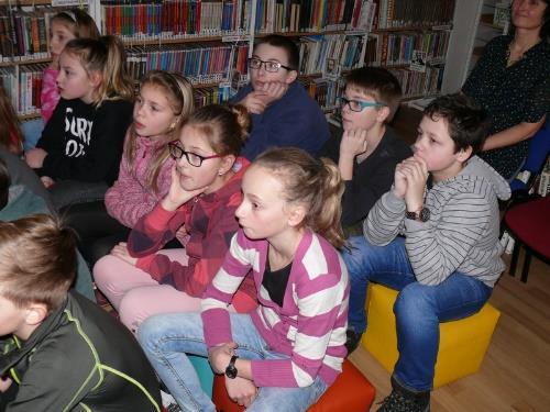 !! V následujících hodinách pak dílo žáci postupně