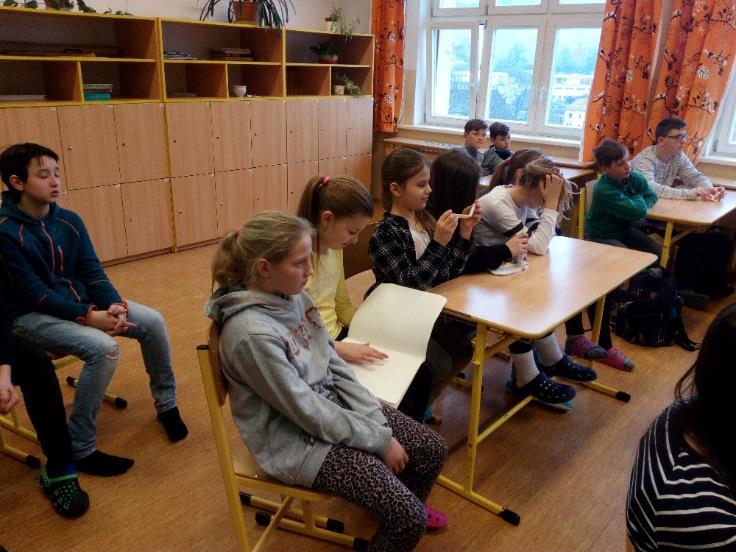 silou. Dne 14. února proběhlo školní kolo recitační soutěže. Ze 6. A se podařilo v kategorii 6. + 7. tř. uspět Natálii Sedlecké a Barboře Přibylové.