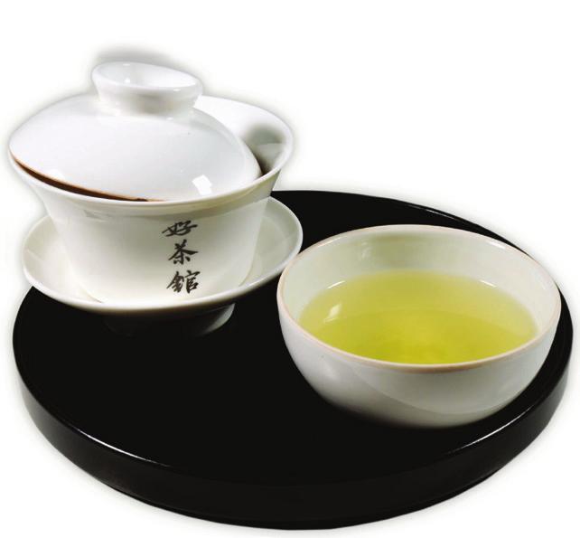 Žluté čaje Čína Čínská čajová literatura a prakse nabízejí dvé náhledů na žlutý čaj nejvzácnější to typ čaje vůbec: buď se tento uvádí coby čaj technologicky odlišný (konkrétně lehce fermentovaný),