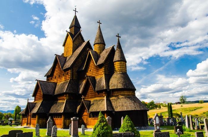 Heddal stave church Lindesnes Lighthouse Fotogenický maják Lindesnes na jednom z