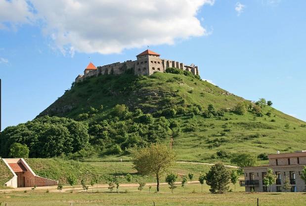 Sümeg místo osídleno v době bronzové město založili Římané po vpádu Tatarů 1242 tvrz