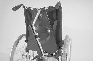 Odklopení opěrky ruky Při přesedání z vozíku a do vozíku je možné opěrku ruky odklopit nahoru a vytočit za zádovou opěru [1]. K odklopení opěrky ruky nejprve přepněte přední aretační páčku (2) dolů.
