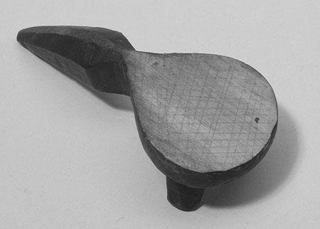 Příloha č. 7 Věštba třením desek spodní díl 256 256 SPARKS, R. - COOTE, J.: Zande rubbing board oracle. Pitt Rivers Museum.