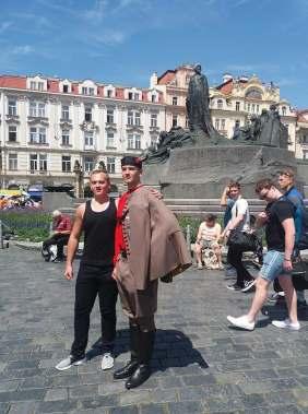 Hned druhý den jsme vyrazili do sportovního areálu, kde nás čekaly dva zápasy. První zápas byl proti polskému týmu LKS Ślesin.