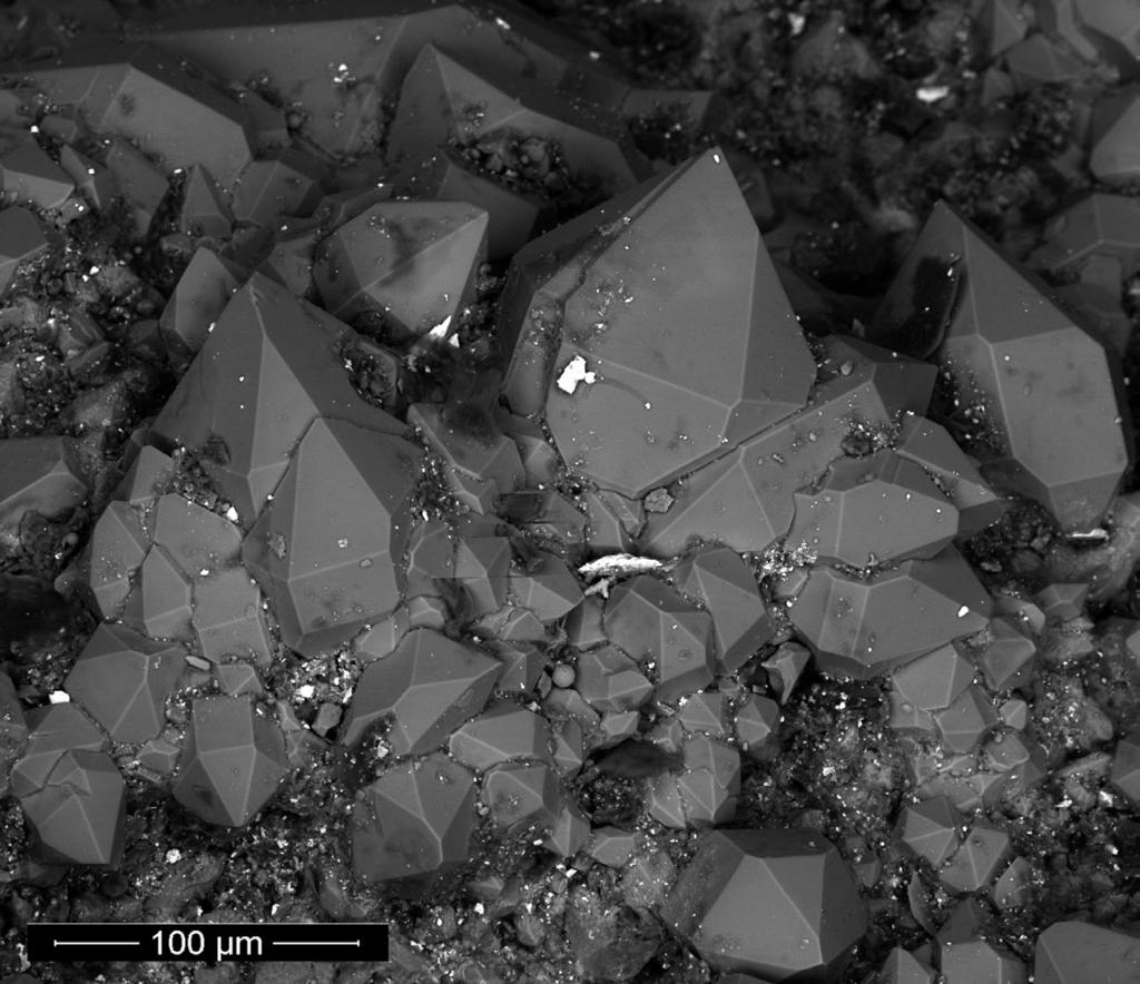 198 Bull. mineral.-petrolog. Odd. Nár. Muz. (Praha) 21, 2, 2013. ISSN 1211-0329 (print); 1804-6495 (online) teploty nebyly měřeny). Data vykazují naprosto náhodnou prostorovou distribuci.
