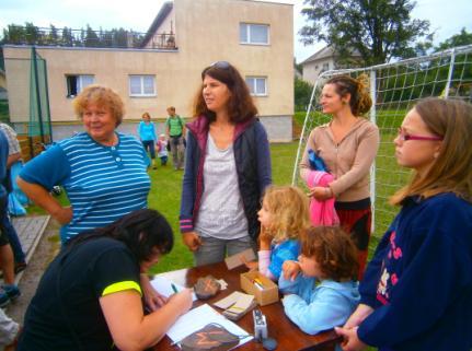 TURNAJ V MINIMINIGOLFU V sobotu 23. srpna 2014 se od 14.00 hodin na chaloupeckém hřišti uskutečnil 3. ročník otevřeného mistrovství Chaloupek v miniminigolfu.