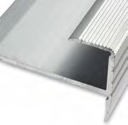 Schodová hrana vrtaná 50 x 30 mm, tloušťka 13-15 mm Ukončovací profil s předvrtanými otvory pro zapuštěné šrouby se používá pro čisté ukončení koberce, PVC nebo vinylové podlahy.