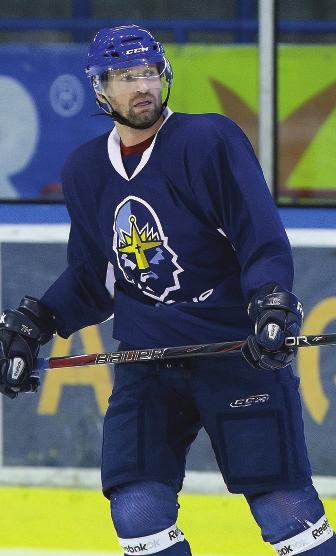 JAN HLAVÁČ Liberec bude hrát hodně agresivně ROZHOVOR Ať už se zámořská NHL rozjede nebo ne, jednou z největších hvězd Ry řů bude bezesporu dvojnásobný mistr světa Jan Hlaváč.