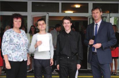 místo v celostátním kole Středoškolské odborné činnosti na téma Biodiverzita hub na lokalitě Višňovka u Katovic Kristián Marián Mařík, kvarta výborné studijní výsledky za reprezentaci školy v soutěži