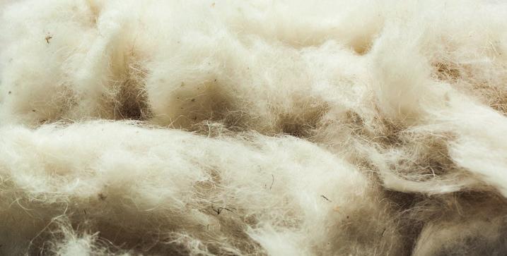 Přírodní materiály obsažené v každé matraci dokonale odvádí vlhko od lidského těla a tím účinně
