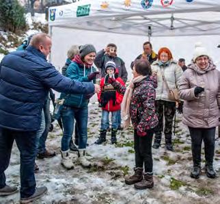 září SETKÁNÍ JUBILANTŮ A SENIORŮ Oslava moudrosti a životem nabitých zkušeností Mezinárodní den seniorů jsme začali slavit v naší obci nedávno, ale Setkání jubilantů a seniorů vždy je z toho nádherná