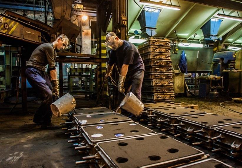 Možnosti využítí RP ve slévárenství 2 MOŽNOSTI VYUŽITÍ SYSTÉMŮ RAPID PROTOTYPING VE SLÉVÁRENSTVÍ Slévárenské formy dělíme na trvalé a netrvalé. Trvalé formy jsou z kovu a nazývají se kokily.