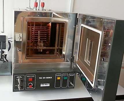Obrázok 4 Bezpečnostný kalorimeter SEDEX Pomocou tohto adiabatického kalorimetra môžeme získať množstvo užitočných a praktických informácií o rekciách prebiehajúcich v látke.