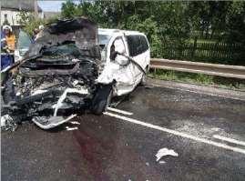 Fig. 1 Škoda damages Obr. 1 Po š kodenie vozidla Chrysler Fig.