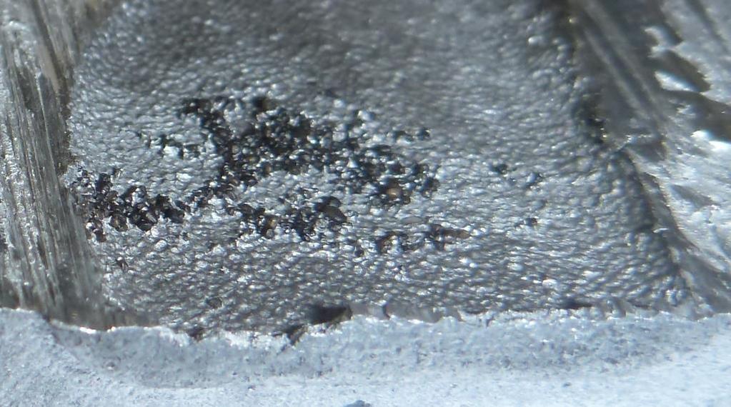 Obr. 58 Mechanismus uchycení zrn ostřiva u