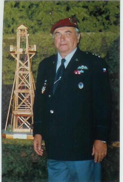 NEVOLÁME SOS ANI MAY DAY Ale pomoc bychom potřebovali. Aspoň občas. Občas totiž musíme něco někam převézt, pro něco zajet.
