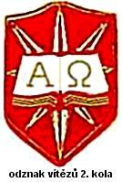 Jiří Zajíc vysvětluje tým nejmenších soutěžících Po odevzdání soutěžních archů a jejich opravě byly